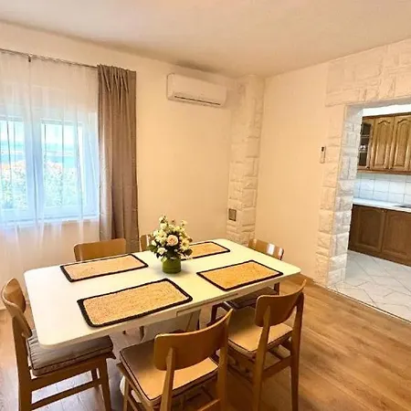 Apartman Kali * Kali